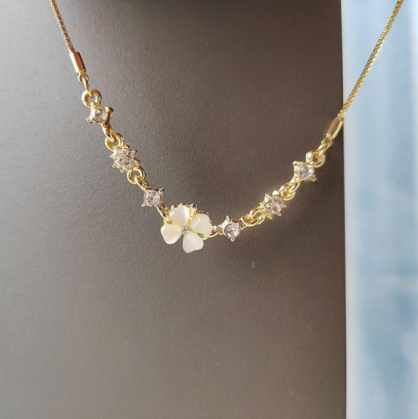 Elegant Gold-Plated Flower Bracelet for Women