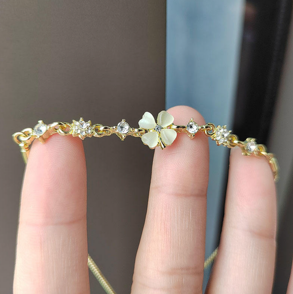 Elegant Gold-Plated Flower Bracelet for Women