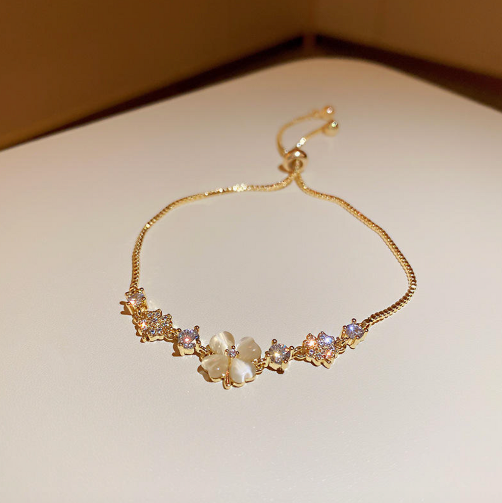 Elegant Gold-Plated Flower Bracelet for Women